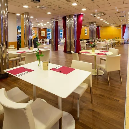 Crowne Plaza By Ihg Hotel