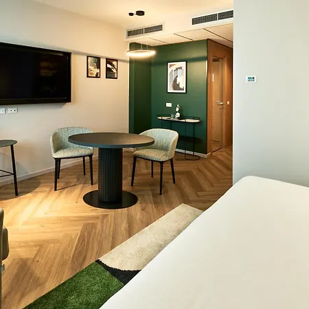 Crowne Plaza By Ihg Отель