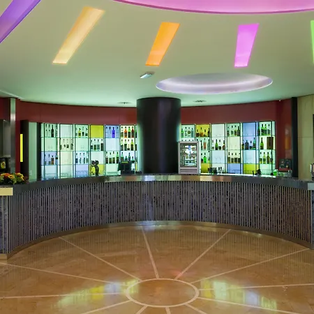 Отель Crowne Plaza By Ihg 4*