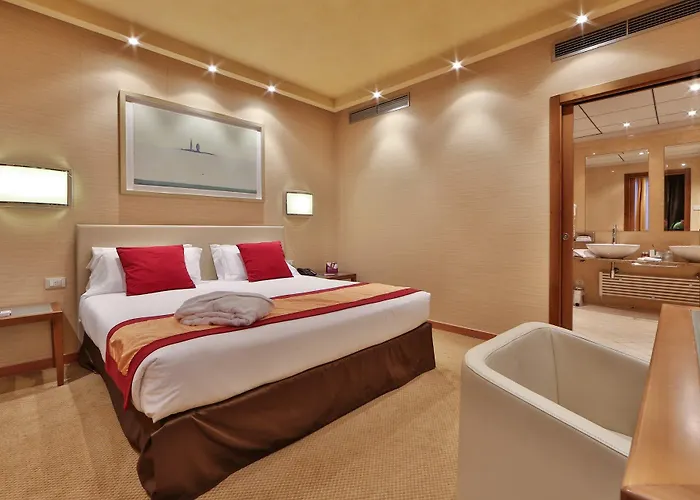 Crowne Plaza By Ihg 4*