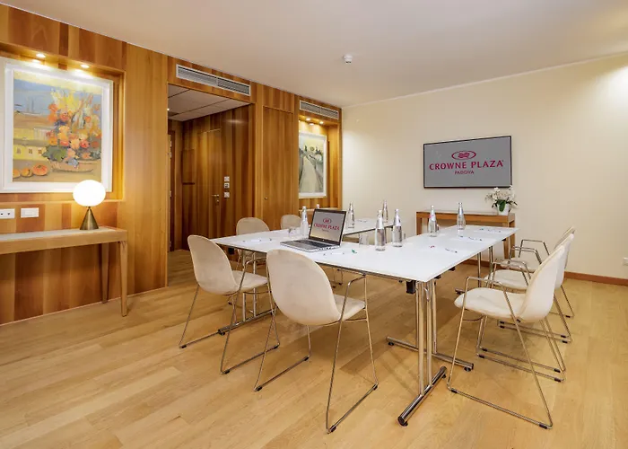 Crowne Plaza By Ihg فندق بادوفا