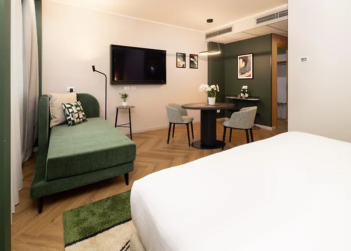 فندق Crowne Plaza By Ihg 4*