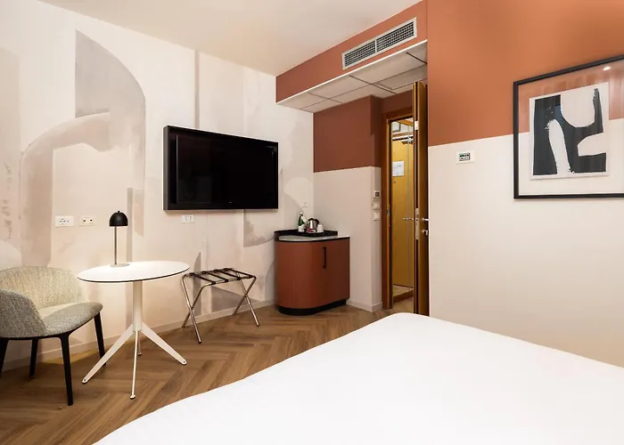 Crowne Plaza By Ihg 4*