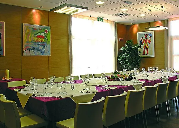 فندق Crowne Plaza By Ihg