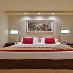 Crowne Plaza By Ihg 4*
