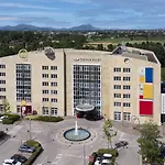 Crowne Plaza By Ihg Hotel