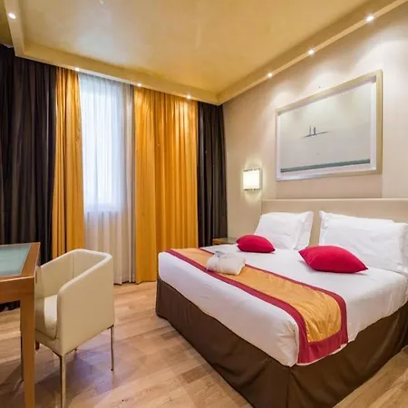 Crowne Plaza By Ihg Hotel 4*