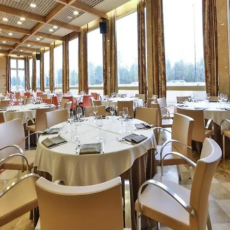 Crowne Plaza By Ihg 4*