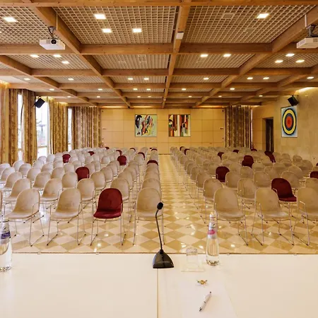 Crowne Plaza By Ihg 4*