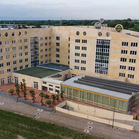 クラウン プラザ ホテル 4*