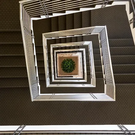 クラウン プラザ ホテル 4*