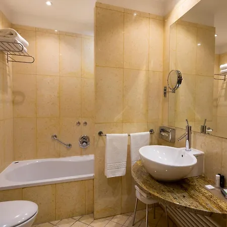 Hotel Crowne Plaza By Ihg 4*