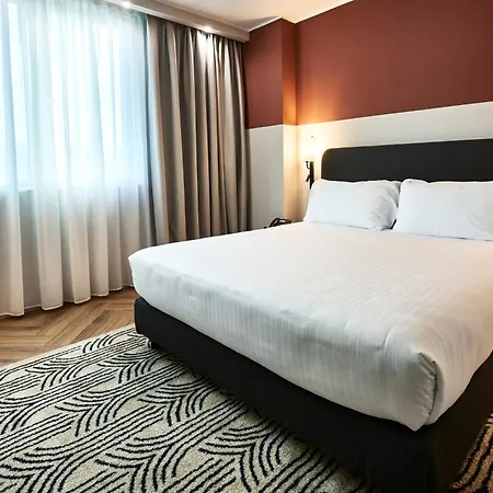 Hotel Crowne Plaza By Ihg 4*