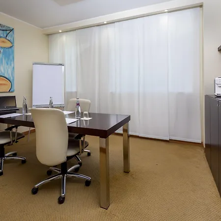 Crowne Plaza By Ihg Hotel