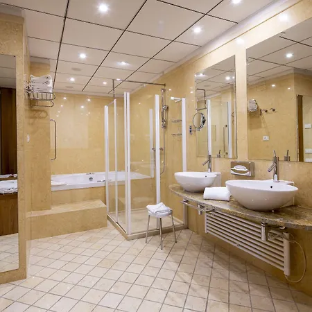 Hotel Crowne Plaza By Ihg 4*