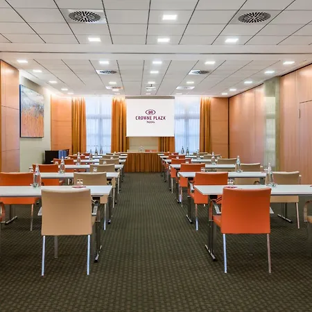 Hotel Crowne Plaza By Ihg 4*