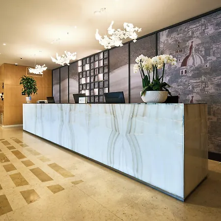 Crowne Plaza By Ihg Otel
