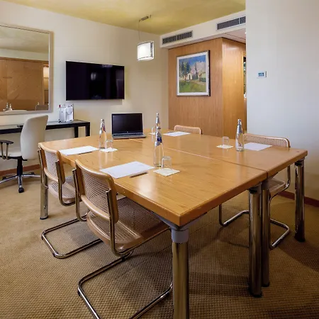 Crowne Plaza By Ihg 4*