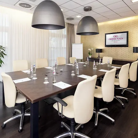 Hotel Crowne Plaza By Ihg 4*