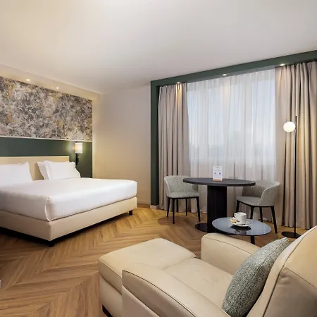 Crowne Plaza By Ihg 4*