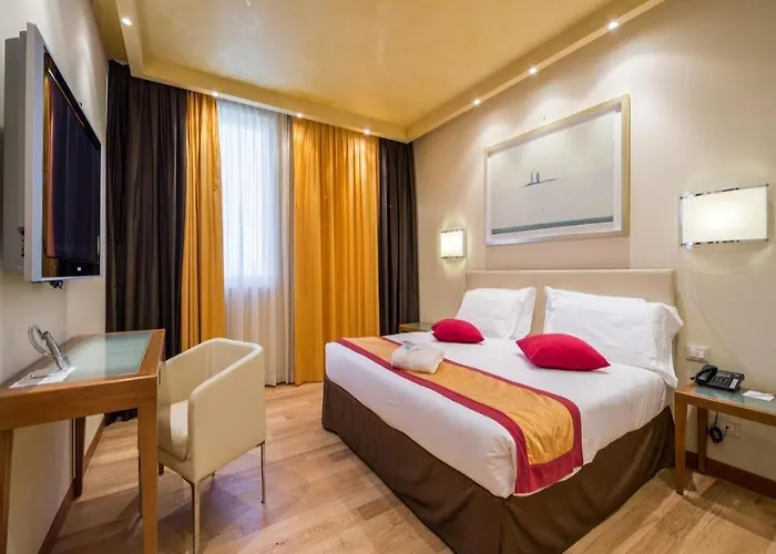 Crowne Plaza By Ihg Hotel 4*