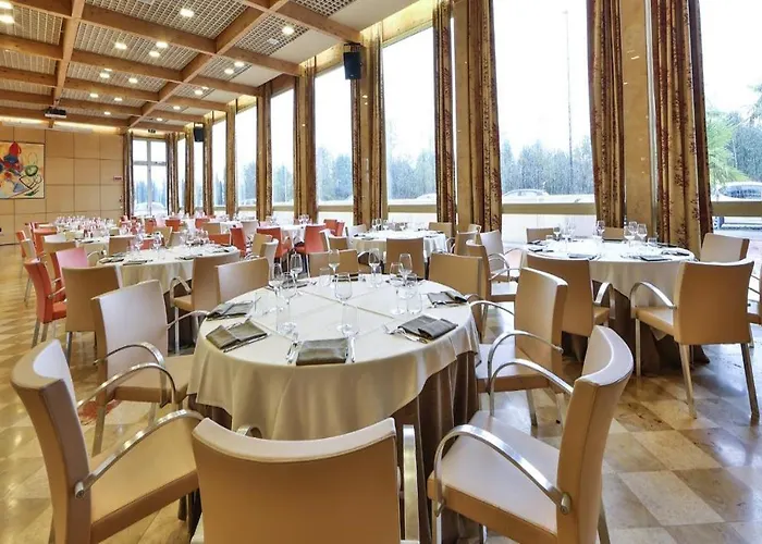 Crowne Plaza By Ihg 4*