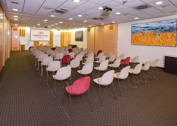 Hotel Crowne Plaza By Ihg 4*