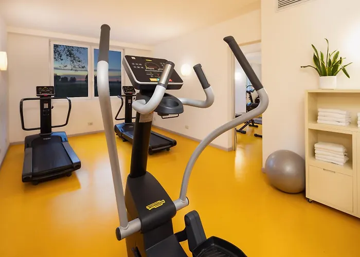 Crowne Plaza By Ihg Hotel 4*