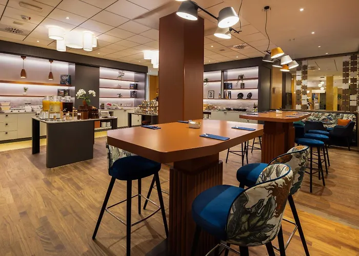 Hotel Crowne Plaza By Ihg 4*